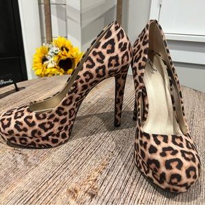 5” stiletto cheetah or leopard print heels